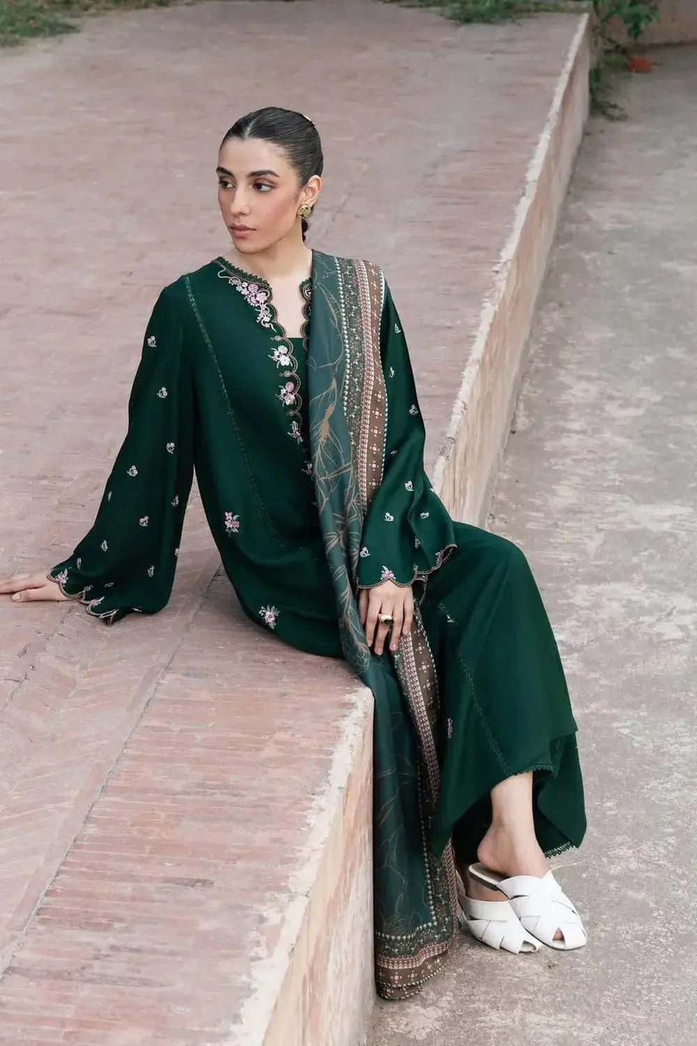 3 Pcs Women's Unstitched Embroidered Suit