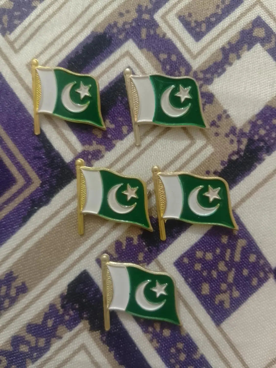 14th August Flag Badges Set of 5 Metal